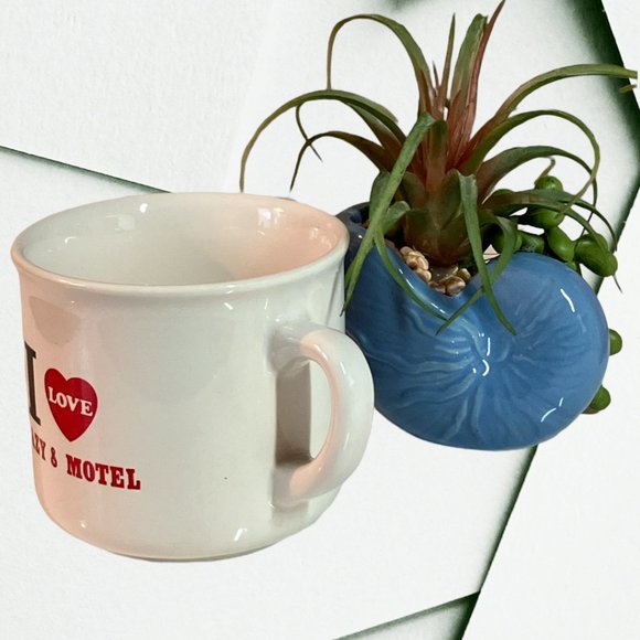 Mug I Love Crazy & Motel Coffee Tea Mug Cup w/Heart Mint Condition Pre-Owned - Picture 2 of 10